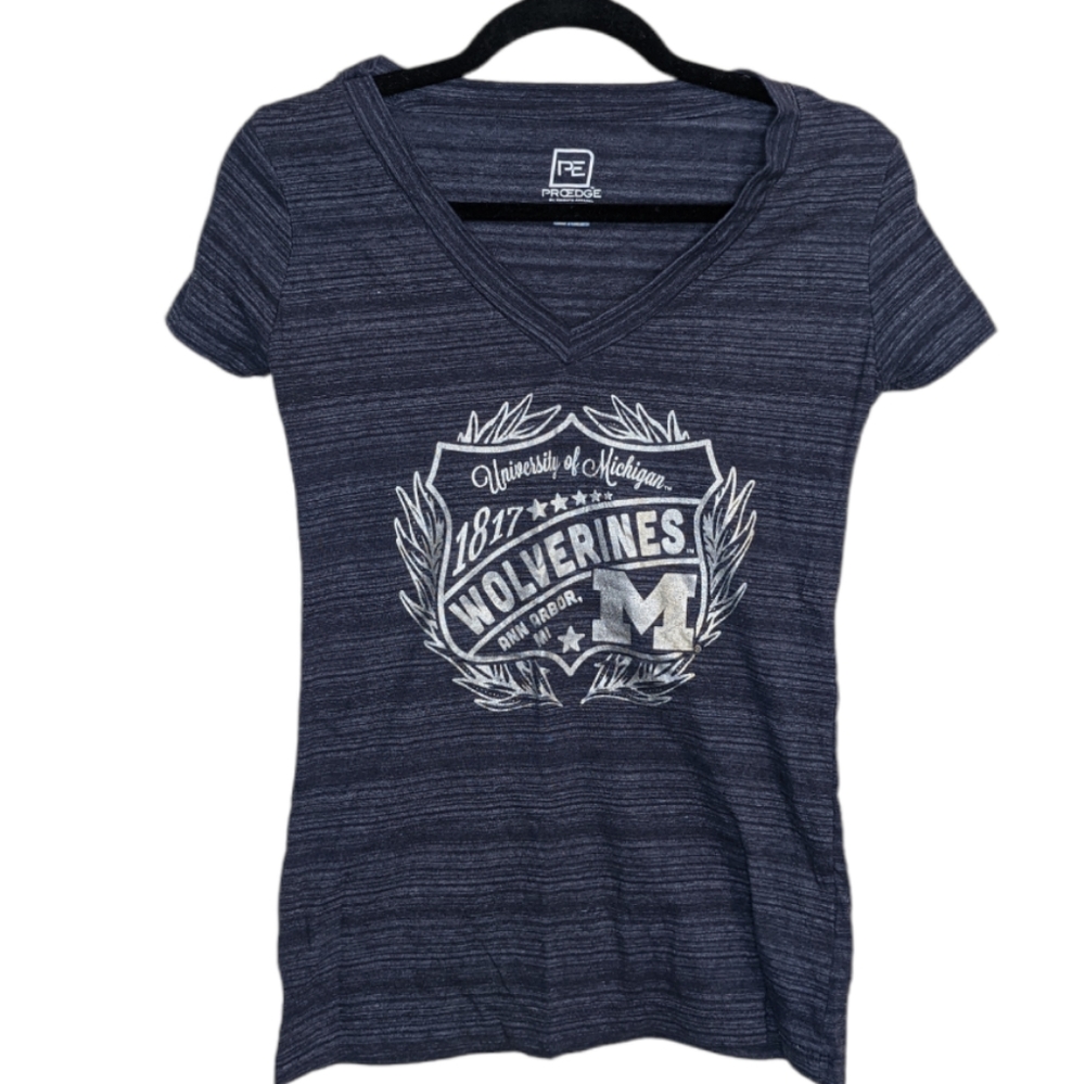 Vintage style V-neck Michigan Wolverines T-Shirt small heather blue
